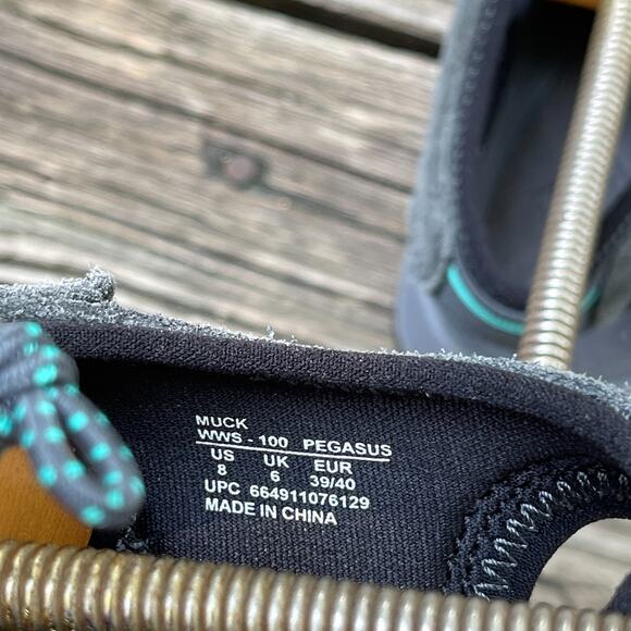 The Muck Boot Company Fisherman Sandel Womens 8 Gray Suede Wanderer Pegasus - Picture 7 of 8